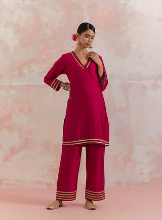 Red Kali Short Kurta With Pant (Set Of 2) Front View