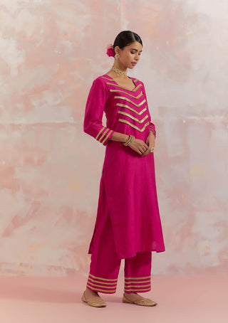 Pink Rooh Kurta With Pant (Set Of 2) Side View