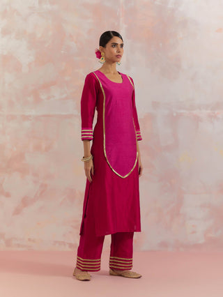 Red/Pink Rooh-E-Dari Kurta With Pant (Set Of 2) Right View